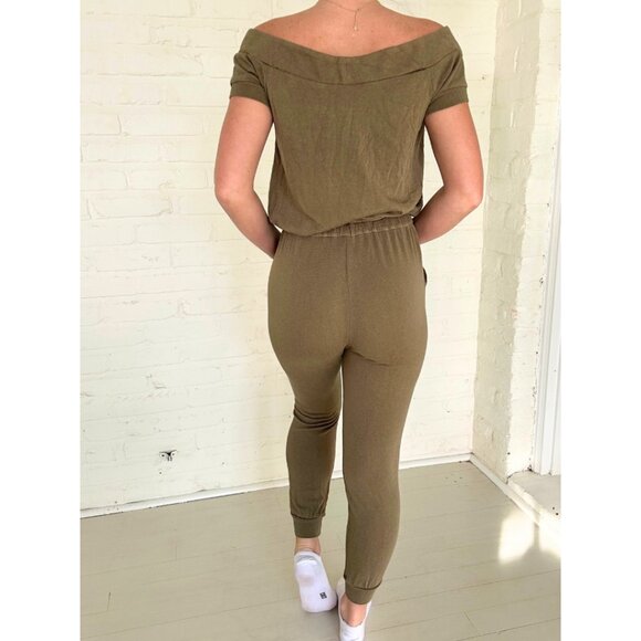 Olive green off-shoulder jumpsuit WITH POCKETS - Picture 3 of 8